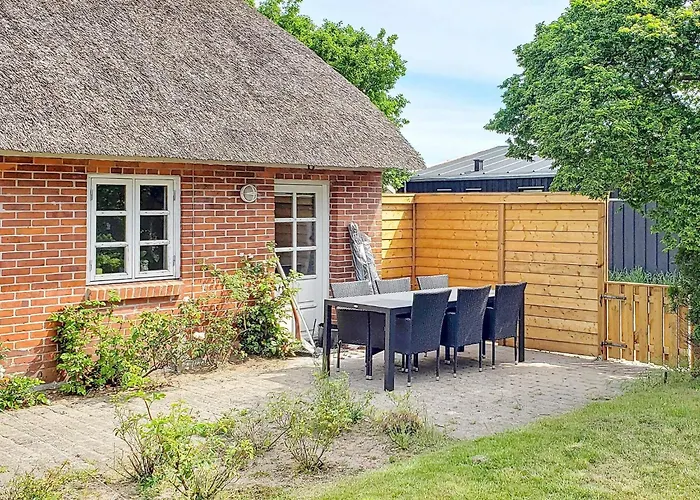 5 Person In Borkop-by Traum